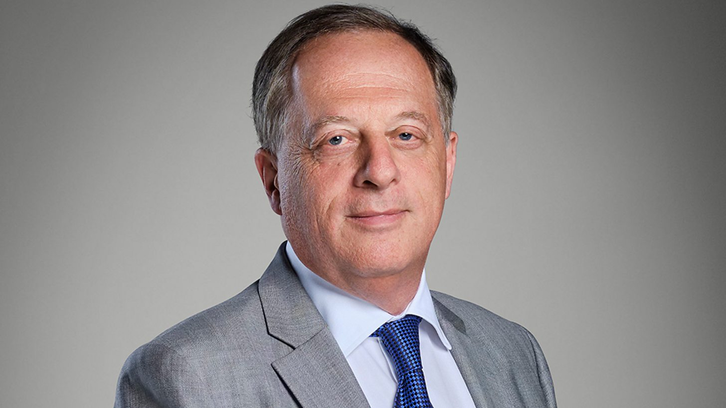 UK versus the World (Service) BBC chair calls for funding switch